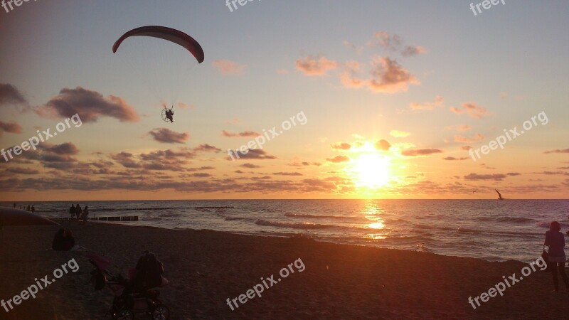 Paraglider The Baltic Sea Holiday Rewal The Sun