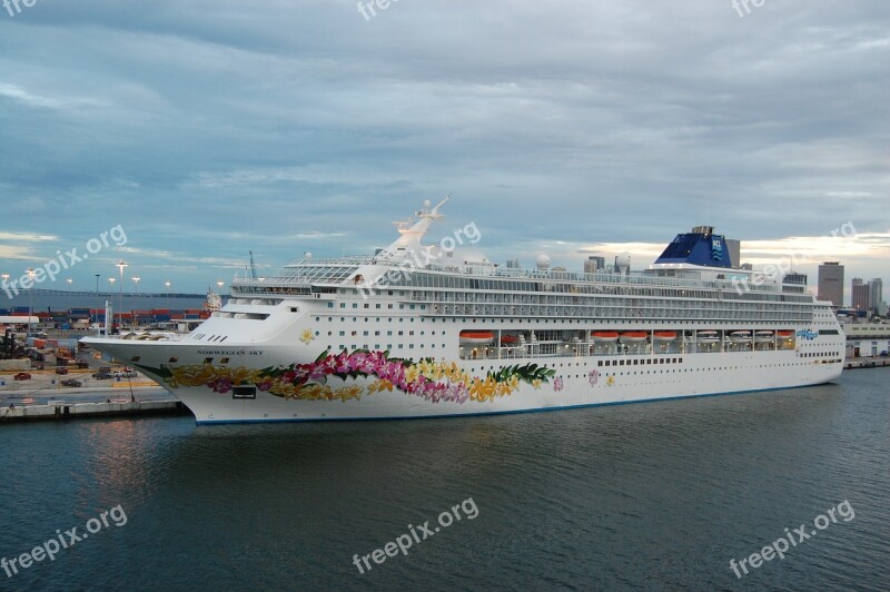 Cruise Ship Cruise Ship Norwegian Sky Travel