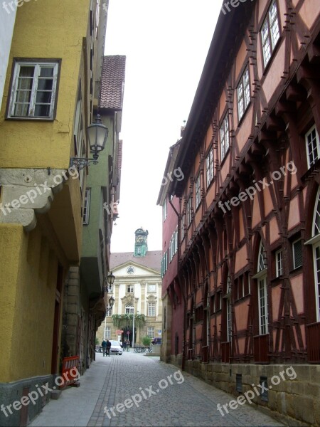 Town Hall Alley Looking For New City Hall Right Old City Hall Fachwerkhäuser Bar