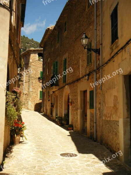 Majorca Townhouses Valdemossa Alley Street