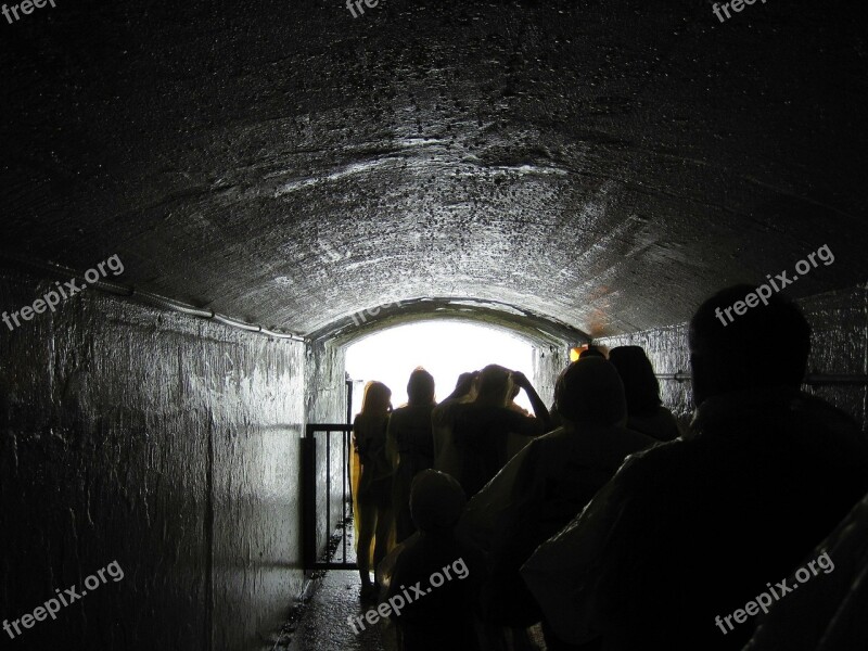 Niagara Falls Tunnel People Tourists Ontario