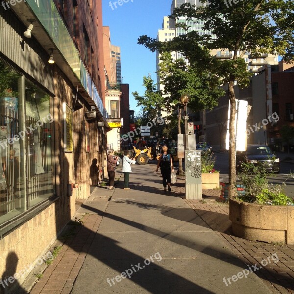 Montreal Québec Chinatown Canada Street