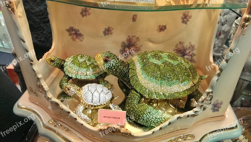 Turtle Gold Figure Animal Jewellery