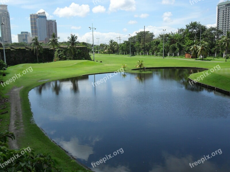 Metro Manila Park City Grassy Lake