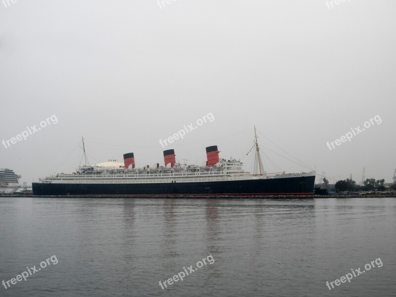 Queen Marry Boat Cruise Water Attraction