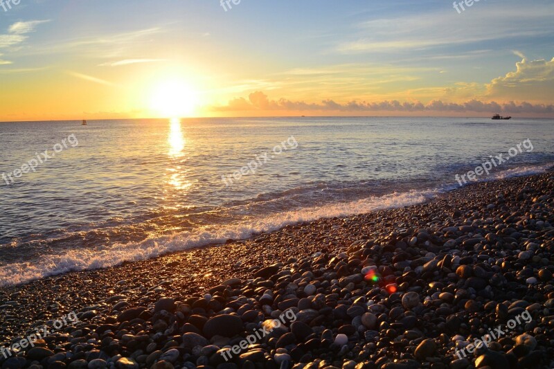 Taiwan Qixing Lake Sunrise Cobblestone Beach