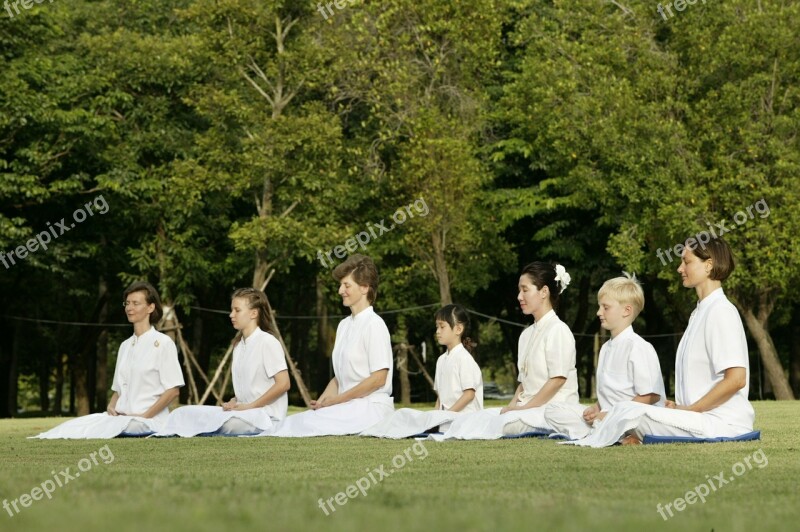 Women Family Buddhist Meditate Wat