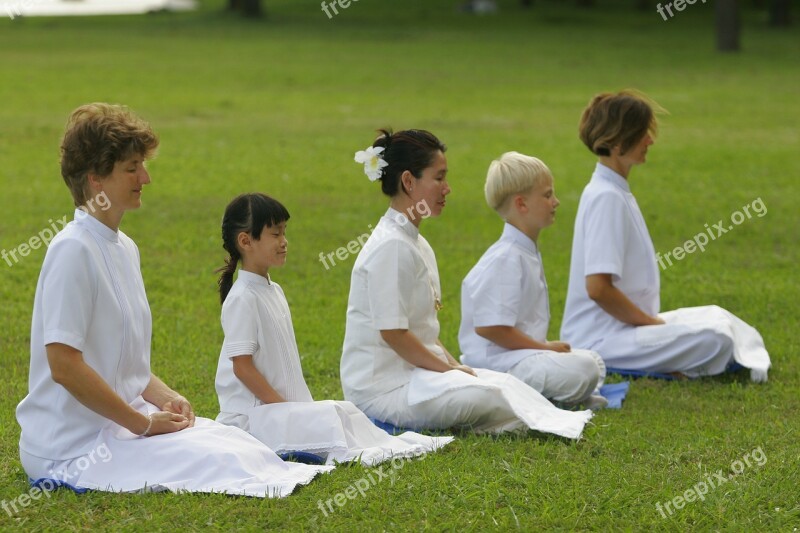 Women Family Buddhist Meditate Wat