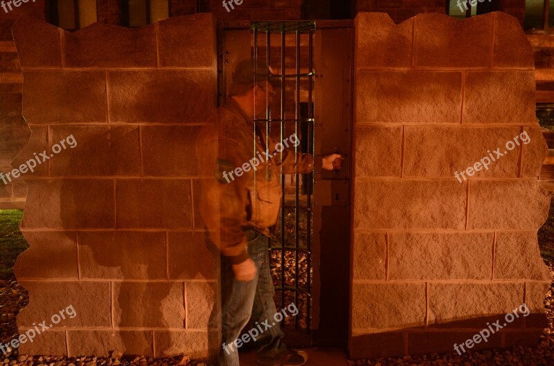 Guard Jail Night Wall Burglar