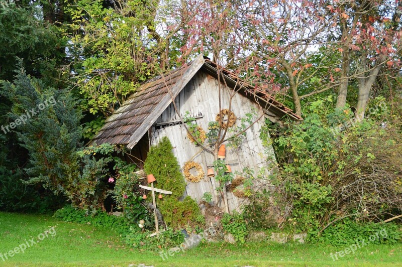 Hut Idyll Autumn All Askew