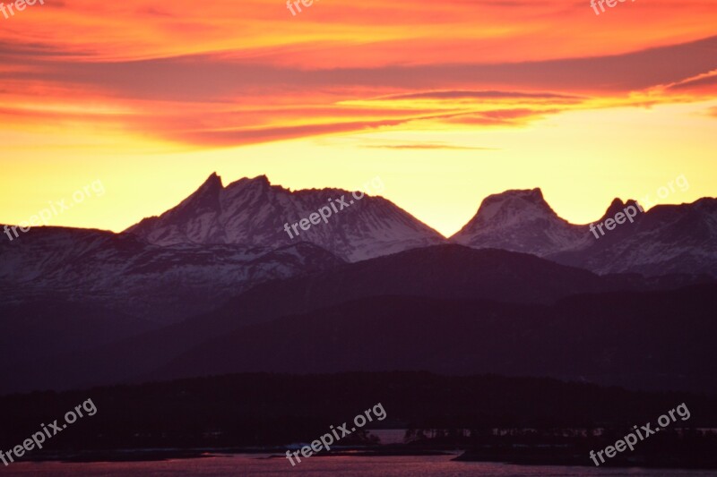 Romsdalsalpene Moldefjorden Fjords Mountains Sunrise