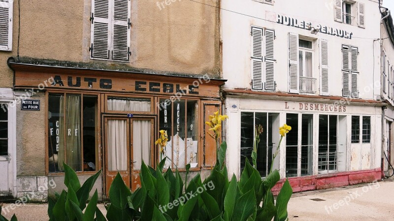 Auto School Trade Village Lormes Burgundy