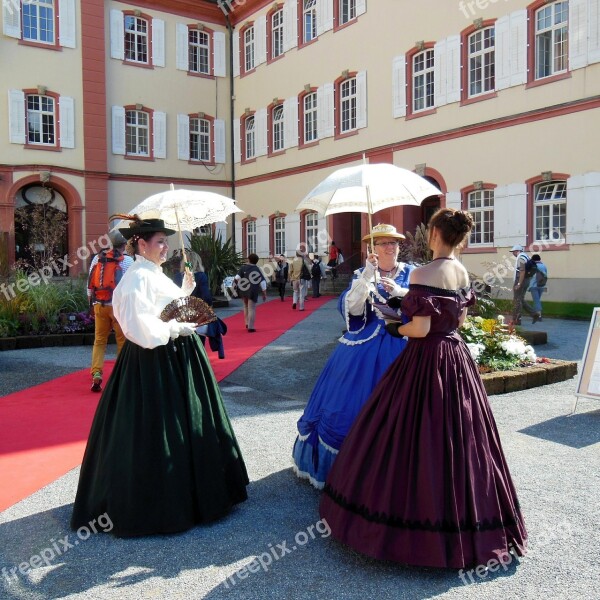 Costume Noble Parasols Lake Constance Mainau Island