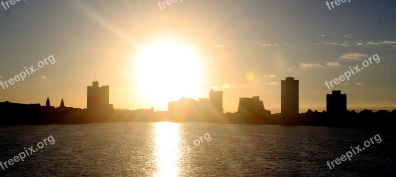 Boston Sun City Horizon Silhouette