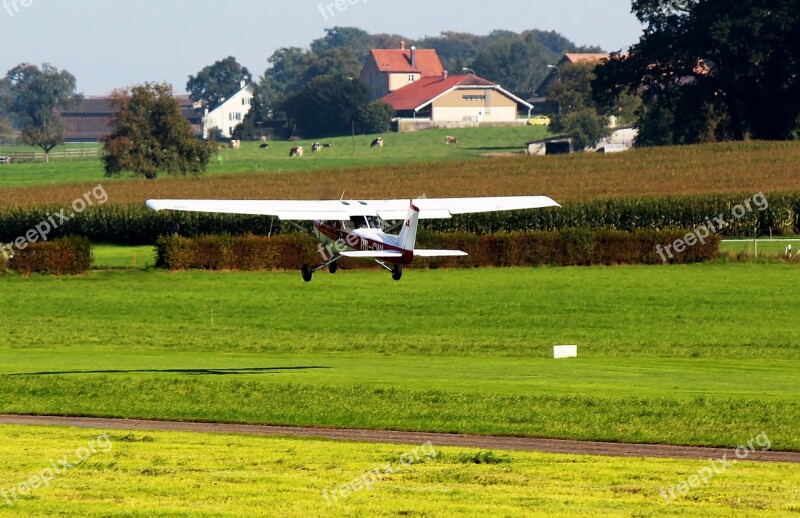 Cessna Airport Air Traffic Start Flying