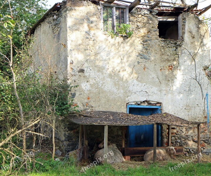 Building Old Lapsed Decay Ruin