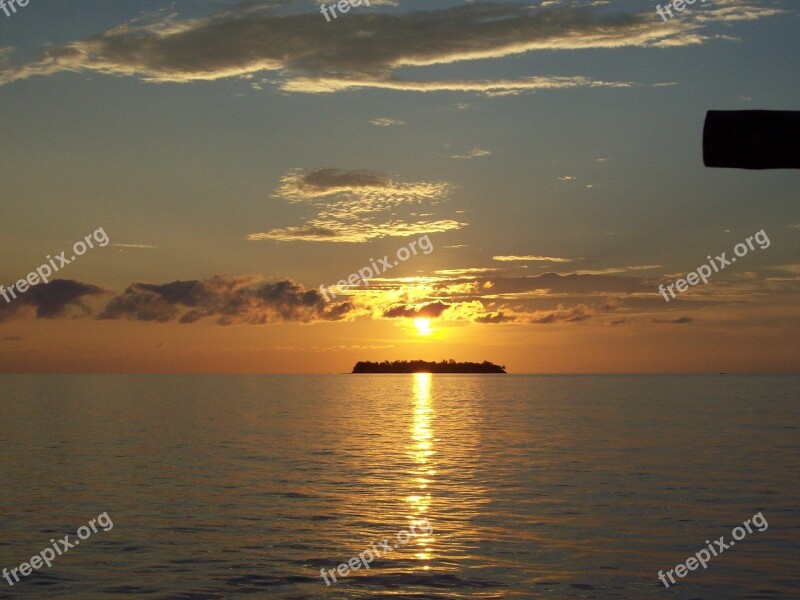 Sunset Island Ocean Water Travel