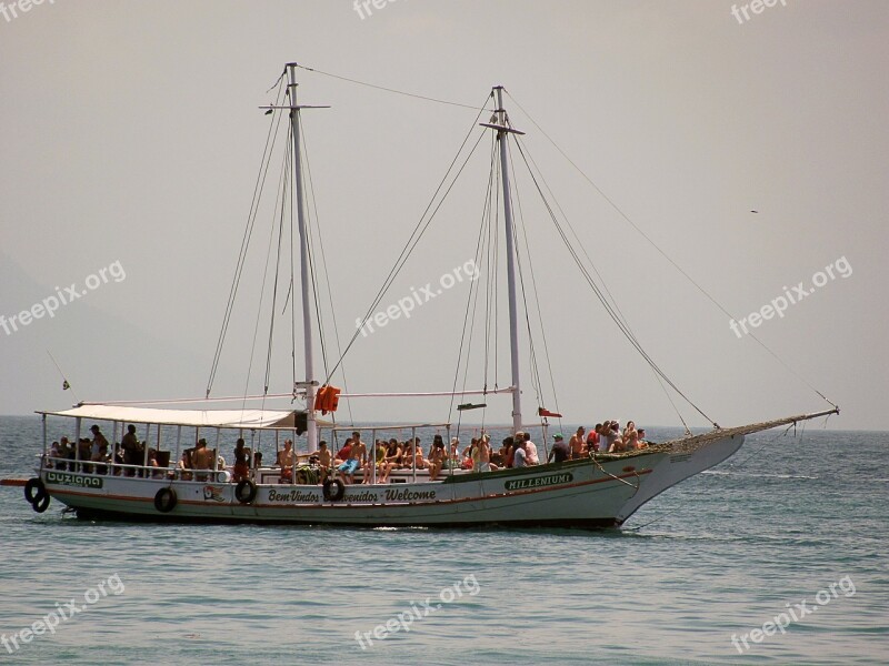 Schooner Boat Ride Holidays Mar