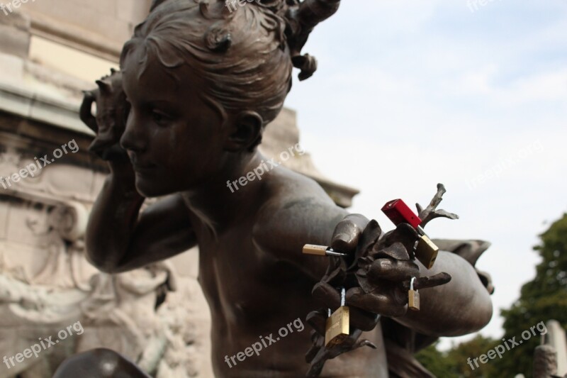 Girl Lock Love Statue Sculpture