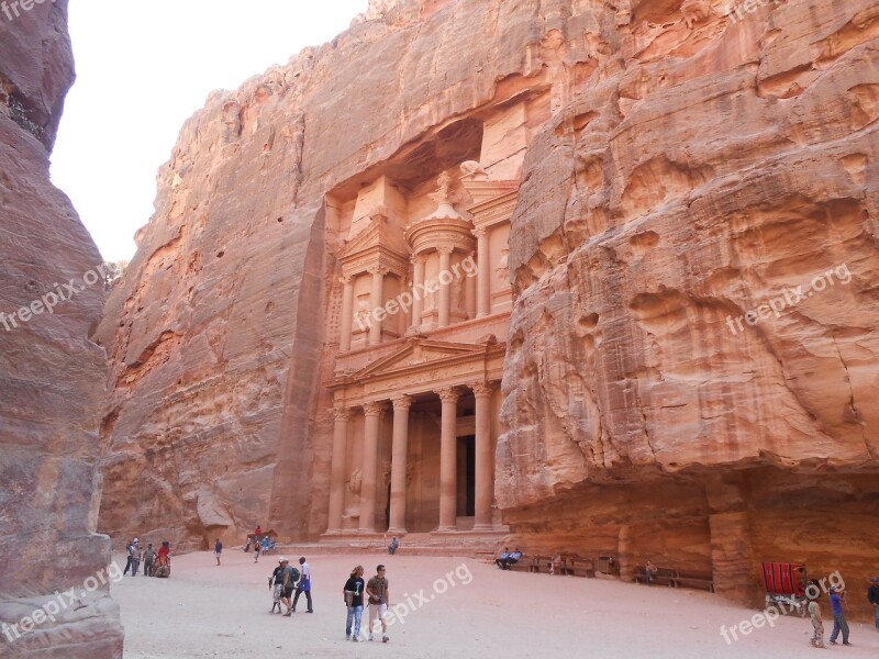 Petra Cave Huge Free Photos