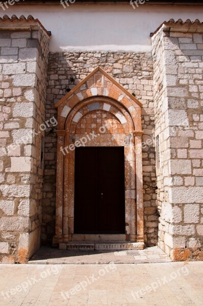 Door Croatia Istria August Borgo