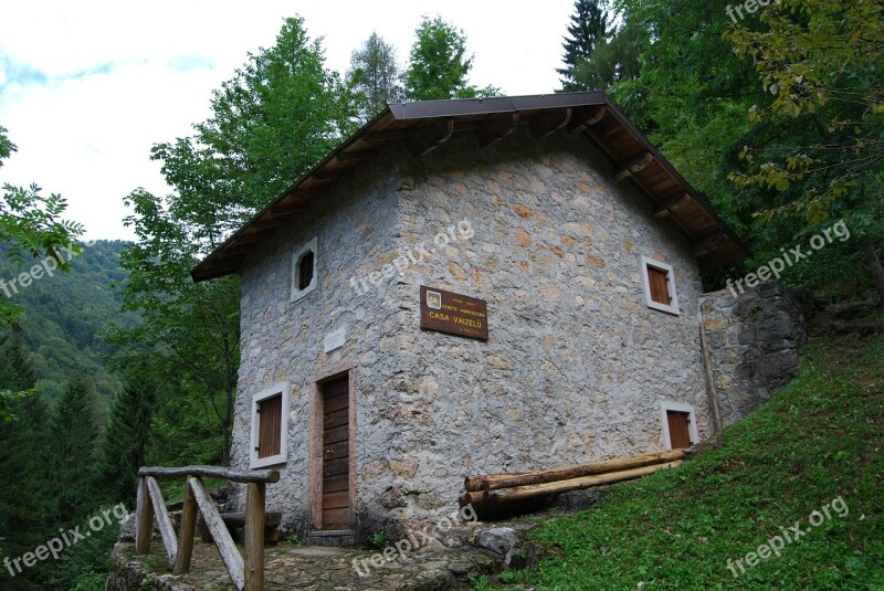 Refuge Home Vaizelu Mountain House Forest