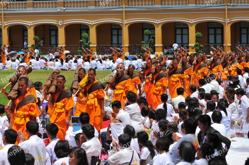 Buddhists Monks Monks Meditate Traditions Volunteer