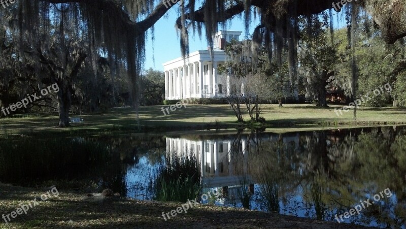 Building House Pond Plantation Louisiana