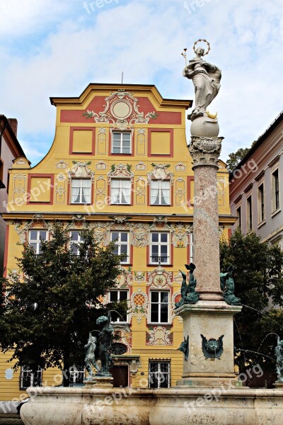 Stucco Façade Fountain Marketplace Historic Center Age Marketplace