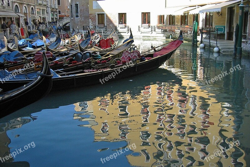 Venice Gondolas Gondolier Italy Boats