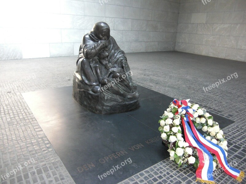 Berlin New Wake Käthe Kollwitz Monument Reminder