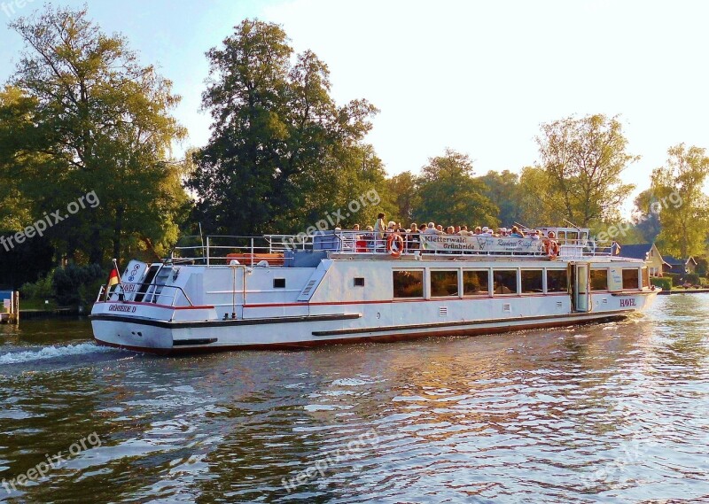 Water River More Steamer Tourism