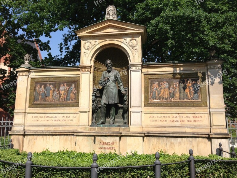 Albrecht Von Graefe Monument Berlin Charité Statue