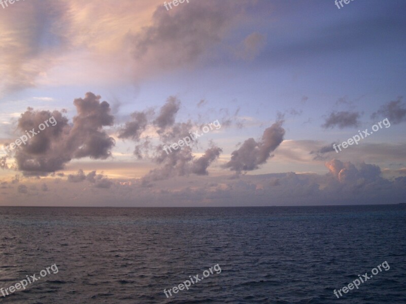 Morning Glow Blue Sea Clouds Clear Skies Southern Country