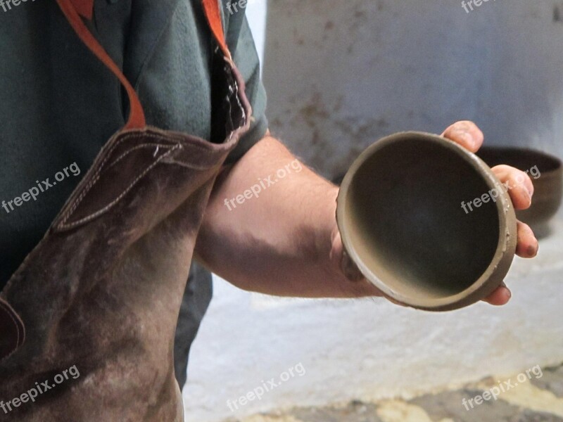 Potters Hand Labor Craft Shell Vessel