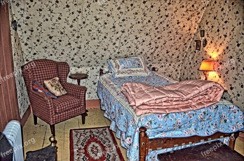 Bedroom Sleeping Old Vintage Wallpaper