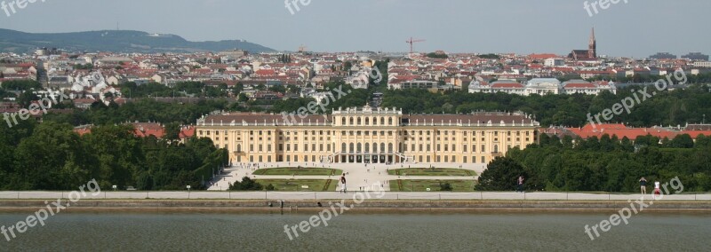 Vienna Schönbrunn View Tourists Castle Courtyard