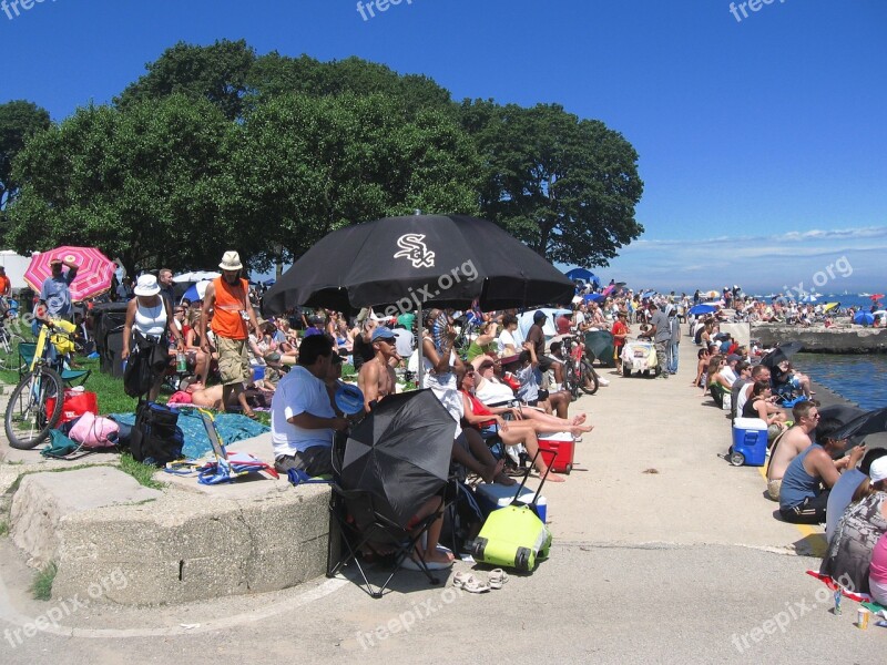 Crowd Lake Urban Shore Illinois