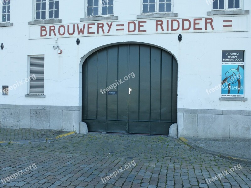 Maastricht Brewery Knight Beer History