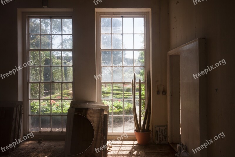 Orangery Space Conversion By Looking Dirty