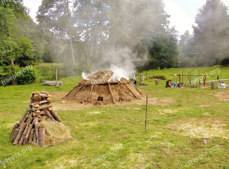 Meadow Smoke Smoking Köhler Mud Hut