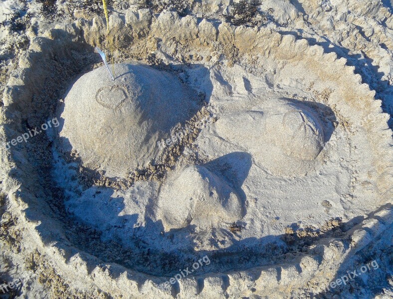 Sandcastle Sandy Beach Nåttarö Archipelago Smiley