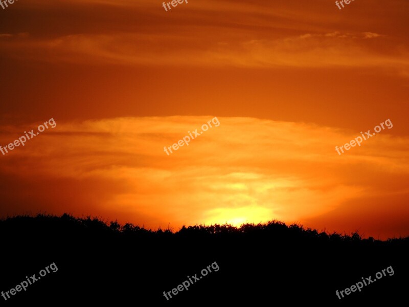 Sol Sunset Against Light Clouds In The Sun Free Photos