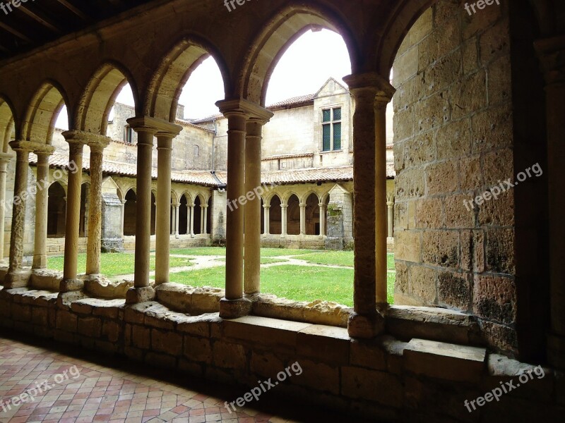 Church Court Garden Arches Ark