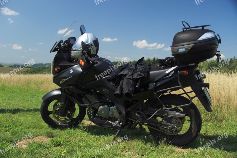 Motorcycle Suzuki V-strom Pause Break