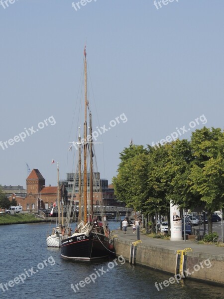 Ship Boat Wood Black Water