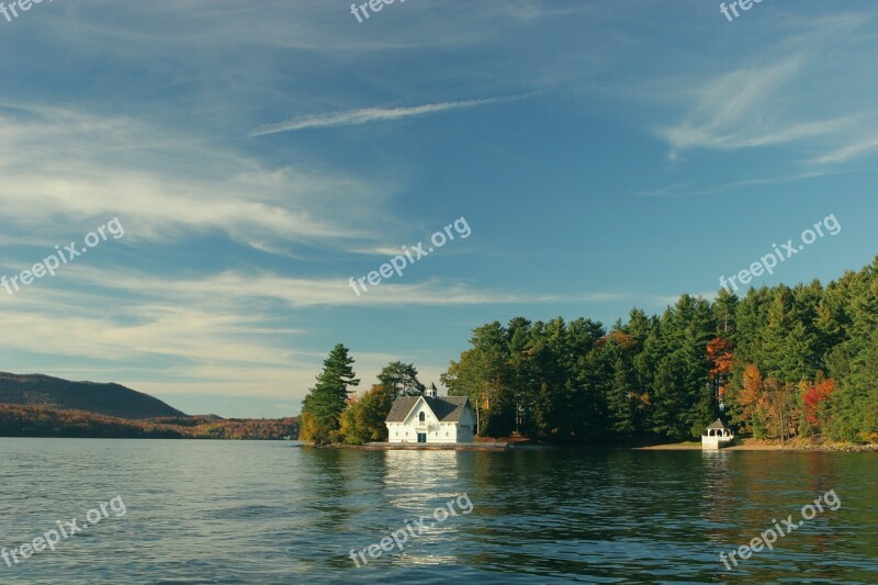 Québec Secluded House Nature Lake