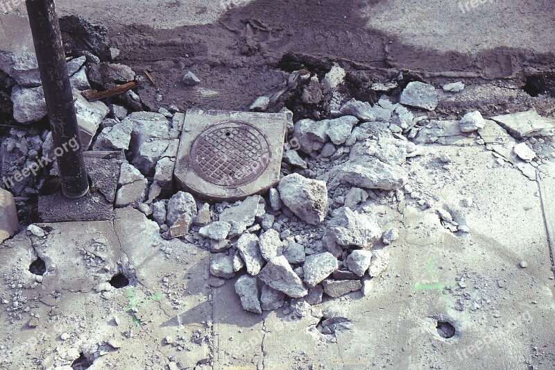 Breakaway Manhole Gully Tearing Concrete