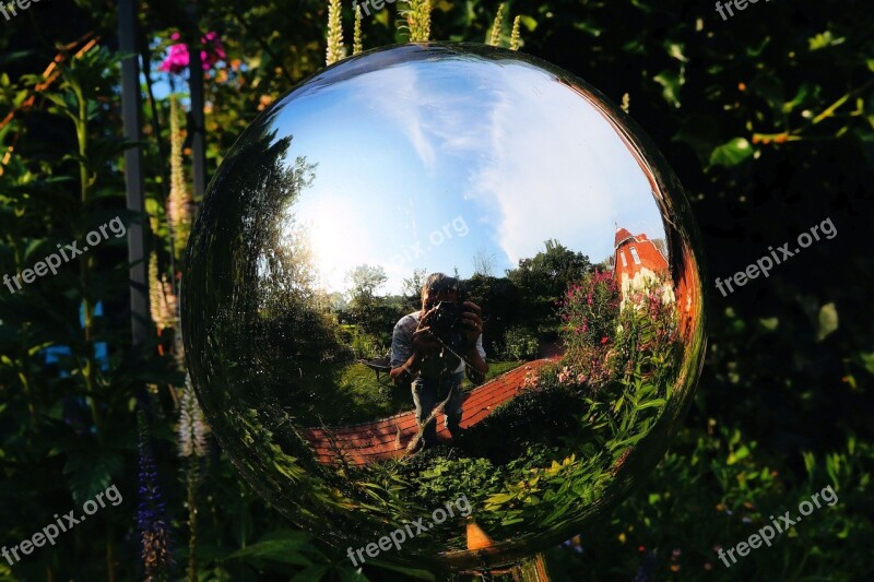 Ball Metal Garden Ornament Mirroring