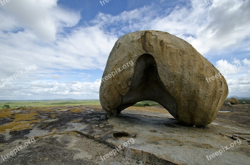 Stone Helmet Flooring Cariri Landscape